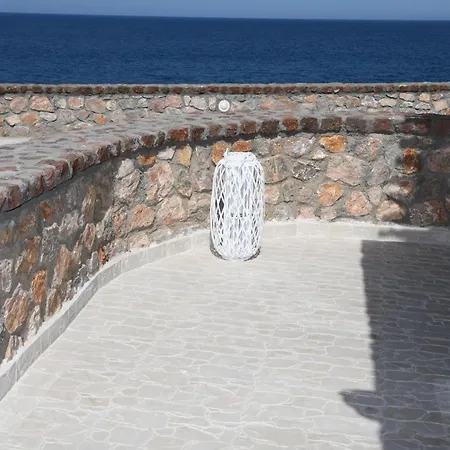 Starlight Luxury Seaside & Willa Imerovigli (Santorini)