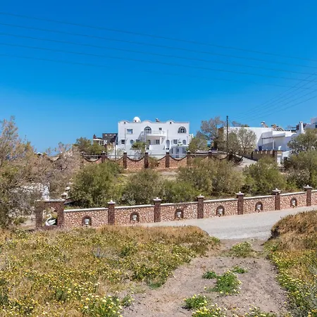 Starlight Luxury Seaside & Villa Imerovigli (Santorini)