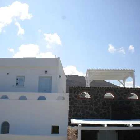 Starlight Luxury Seaside & Villa Imerovigli (Santorini)