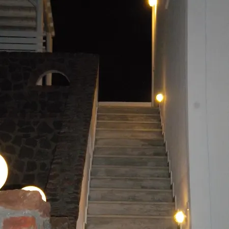 Starlight Luxury Seaside & Imerovigli (Santorini)